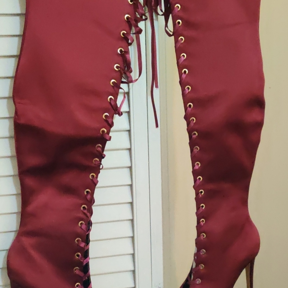 Boots - Picture 2 of 5